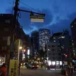 ジェラテリア マルゲラ - しばしジェラテリアマルゲラでジェラートを堪能していたら夜の帳が下り