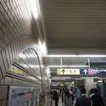 ジェラテリア マルゲラ - その後麻布十番商店街に向かうべく3～7出口方面へと移動し