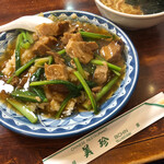 中国料理 美珍 - プルプル牛バラご飯とミニラーメン