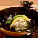 多仁本 - 松葉蟹の真薯　澄んだだし汁　沁みます。