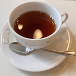 ブラッスリー ルヴェ ソン ヴェール - Plat de jour 〜 プラ ド ジュールの食後の紅茶