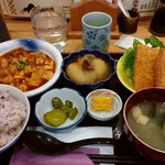 旬 おふくろ亭 - 麻婆豆腐＆ハムカツ