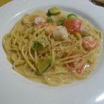 グラッチェガーデンズ - アボカドとトマトのクリームパスタ☆