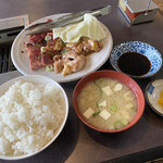 Yakiniku No Kawahara - 盛り合せ定食＝1628円 税込
                        (牛バラ 牛ホルモン)