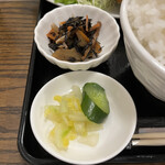 わ楽 - お新香、ヒジキ煮