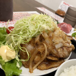 わ楽 - 豚生姜焼き　横から