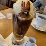 珈琲館 - ドリンク写真:カフェグラッセ(650円)