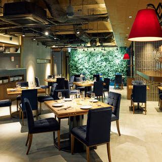 カジュアルに使えるお席から特別なお席までご用意