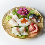 鮨 はくと - 豪華なお刺身5種盛り、お好みのネタが御座いましたらスタッフにお伝えください。