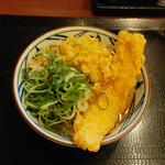 丸亀製麺 - ネギ天かす いか天 うどん (2023.03.29)