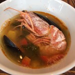 Bar Espanol LA BODEGA - 薄いブイヤベースのような魚介のコンソメスープ　サルスエラ