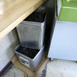 勝己食堂 - 一斗缶に入った石炭
