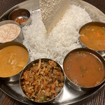 Robin's Indian Kitchen - ミールス