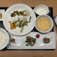 みこころ 無添加チャイナ935 - 2023.03.30（木)   ランチ（花切りイカと野菜のあっさり塩炒め）　1200円（税込）