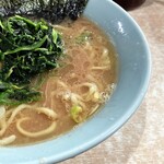 横濱ラーメン あさが家 - 豚骨の旨味が強いスープ。