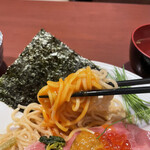 酒肴場 屯 - 卵黄をからめて