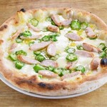 Nyukomatsu - ソーセージとオクラの塩ピザ