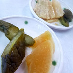 いずみ食堂 - 毎回楽しみな漬け物　奈良漬け好きです