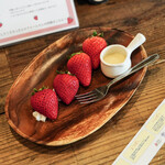 ボーダーカフェ - 四種（よしな）の"草莓（いちご）"