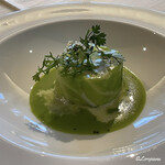 プチレストラン ブーケ・ド・フランス - 春キャベツで包まれた鮑と帆立貝柱のグリンピースのソース