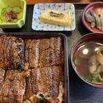 炭火焼うなぎ 東山物産 - 上重　肝吸いの肝がデカい！！