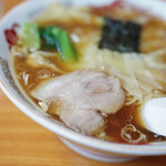 宝来家 - "雲吞麪（こんとんめん）"、滷肉（にぶた）