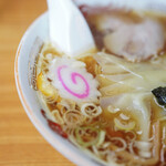 宝来家 - "雲吞麪（こんとんめん）"、鳴門巻（なるとまき）