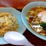 村越屋 - ラーメン半チャーハンセット 750円