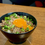 貝と地鶏だしのらぁ麺 ちょろ - まかない炙りチャーシュー丼ハーフ¥380