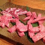 Sumibiyakiniku Dai - 特選ミスジ（2300円）、特上ハラミ（1600円）、特上カルビ（1600円）、特上ロース（1600円）