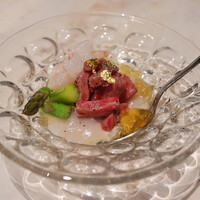 完全個室 牛の達人 private 新宿本店 - ■海鮮和牛ユッケ コンソメジェル
