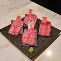 完全個室 牛の達人 private 新宿本店 - ■和牛盛り合わせ
                    全てヒマラヤ岩塩とワサビでいただきます。