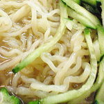 らーめん桃源 - 麺アップ