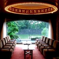 RESTAURANT PRUNIER - 待ち合わせもOKのラウンジ