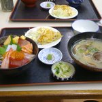 水産食堂 - 海鮮丼特大アサリの味噌汁付き