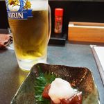 空 - お通しはマグロのやまかけ。