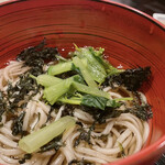 四季彩ダイニング　春 - 茹で上がって冷水でしっかり締められた蕎麦は
      胸騒ぎのコシつきに♡
      山葵菜ともよく合うわ〜( '༥'｡ )