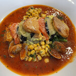 ブリラーノ - お魚は鮭でした。野菜盛りだくさん。満腹になりました。