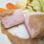 キッチン ブルー グローブ - 冷製びんちょう鮪ミキュイ、中は半生です