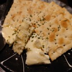 SAKEDOKORO TSUNAGI - ハニークリームチーズクラッカー