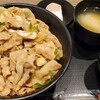 伝説のすた丼屋 - 生姜丼910円