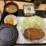 とんかつ伊勢  - カツ丼が安くて美味しいと聞く