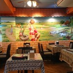 ガガルスパイス - 内装の絵はたぶんインドだろう。綺麗だ。