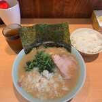 家系ラーメン 貫徹家 - 