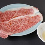 炭火焼肉ホルモン うらら - 【名物！サーロイン焼すき（2枚）】