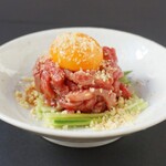 炭火焼肉ホルモン うらら - 【和牛炙りユッケ】