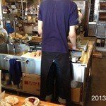 インダストリー - 2013.7.17(水)10時半　いつものバゲットトラディショナル290円×二本　初めてカットしてもらいました。