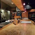 臥薪 - 内観①カウンター席