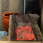 麟 - 美しく焼けた炭