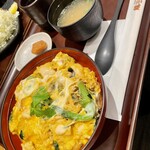 鶏三和 - 季節限定菜の花とあさりの親子丼